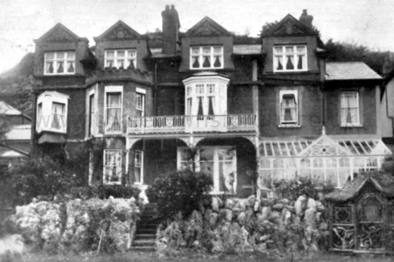 290726 warwick house 0305 htl
