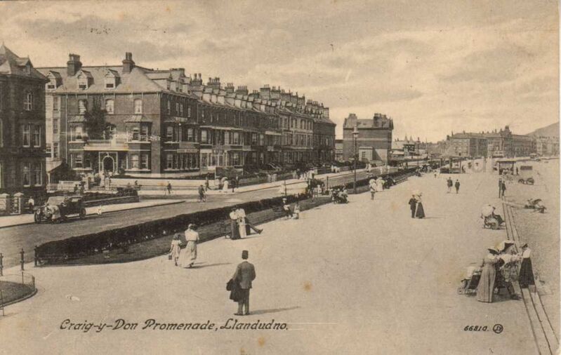 Craig-y-Don Promenade Llandudno
