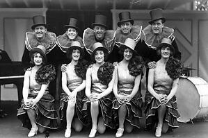 Filename=300601_roycowls_queeries_0452.jpg
Filesize=422KiB
Dimensions=2048x1365
Date added=Sep 14, 2023 300601_roycowls_queeries_0452.jpg