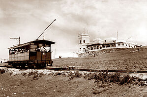 Filename=600601_summit_tram_0766.jpg
Filesize=564KiB
Dimensions=2048x1365
Date added=Sep 14, 2023 600601_summit_tram_0766.jpg