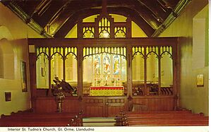 Interior_St_Tudnos_Church_Gt_Orme_Llandudno.jpg