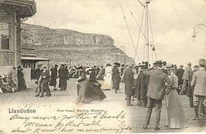 Filename=Llandudno_Pier_Head_waiting_steamer.jpg
Filesize=38KiB
Dimensions=532x345
Date added=Sep 14, 2023 Llandudno_Pier_Head_waiting_steamer.jpg