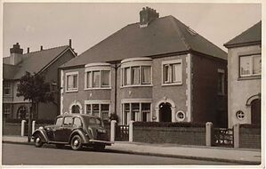 Mr_and_Mrs_Francis_Bailey_Llandudno_No__Wales_New_Year_1940.jpg