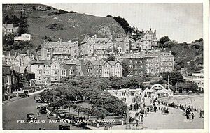 Pier_Gardens_and_North_Parade_Llandudno02.jpg