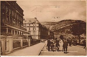 St_Georges_Crescent_Llandudno.jpg