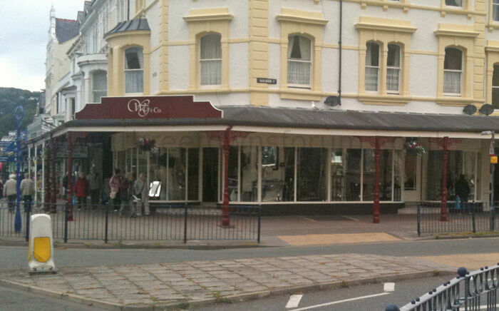 Llandudno_WG_and_Co_Shop_Opening_2011
