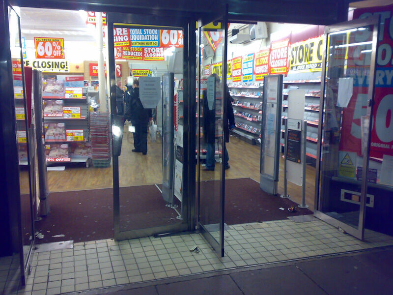 WOOLWORTHS FINAL DAY, MOSTYN STREET, LLANDUDNO
