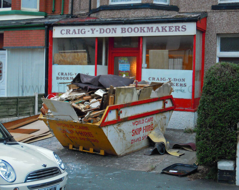 Llandudno_Craig_Y_Don_Bookmakers_Oct_2010
Last of the independent Bookies in Llandudno
