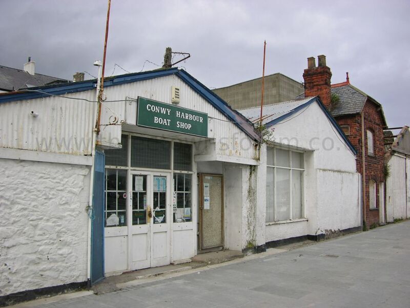 Conwy_Quay_Buildings_in_2006
