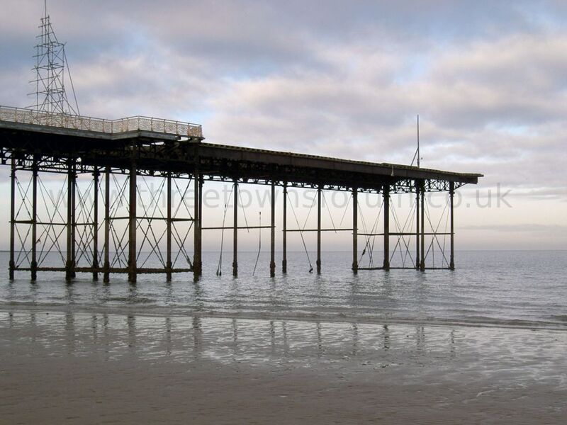 COLWYN BAY PIER 2000S
