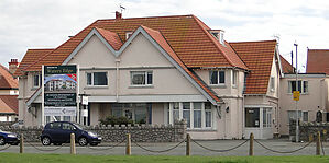 Filename=2212_Llandudno_Sunnymede_Hotel_Oct_2010_jpg42d41c430e4518710caf56c37963e88d_extjpg.jpg
Filesize=115KiB
Dimensions=1000x499
Date added=Sep 14, 2023 2212_Llandudno_Sunnymede_Hotel_Oct_2010_jpg42d41c430e4518710caf56c37963e88d_extjpg.jpg