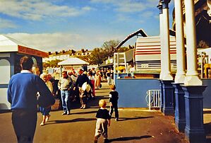 Filename=2426_Llandudno_Pier_Outside_Pavilion_circa_1989_jpg1f9c5cdb625628c527732660bcf70a49_extjpg.jpg
Filesize=110KiB
Dimensions=1024x691
Date added=Sep 14, 2023 2426_Llandudno_Pier_Outside_Pavilion_circa_1989_jpg1f9c5cdb625628c527732660bcf70a49_extjpg.jpg