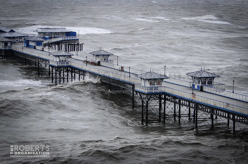 LLANDUDNO PIER HIGH TIDE 2017
