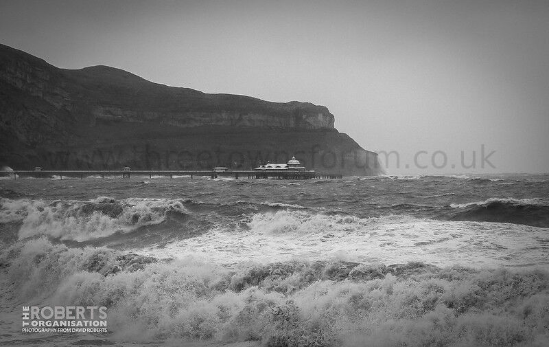 STORMY LLANDUDNO BAY 2010
