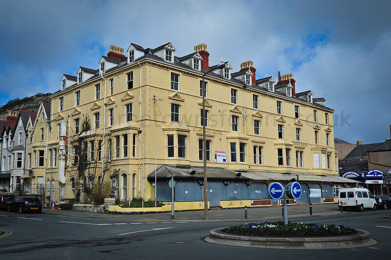 CLARENCE HOTEL, GLODDAETH STREET, LLANDUDNO 2012
Boarded up and awaiting renovation into a Travelodge
