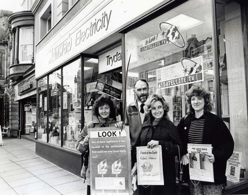 MANWEB_MOSTYN_STREET_1980S.jpg