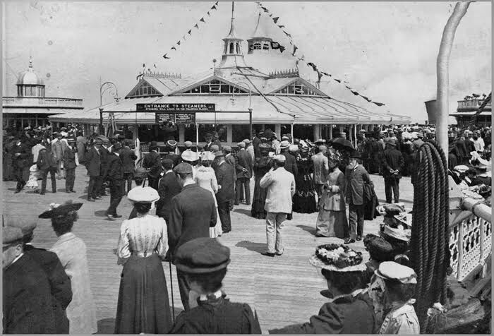 LLANDUDNO PIERHEAD 1920S
