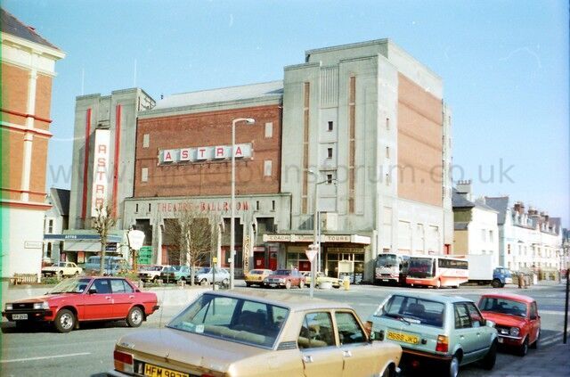 ASTRA CINEMA, LLANDUDNO 1970S
