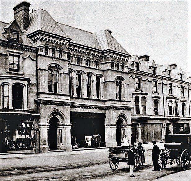 ST_GEORGES_HALL_THEATRE_1890S.jpg