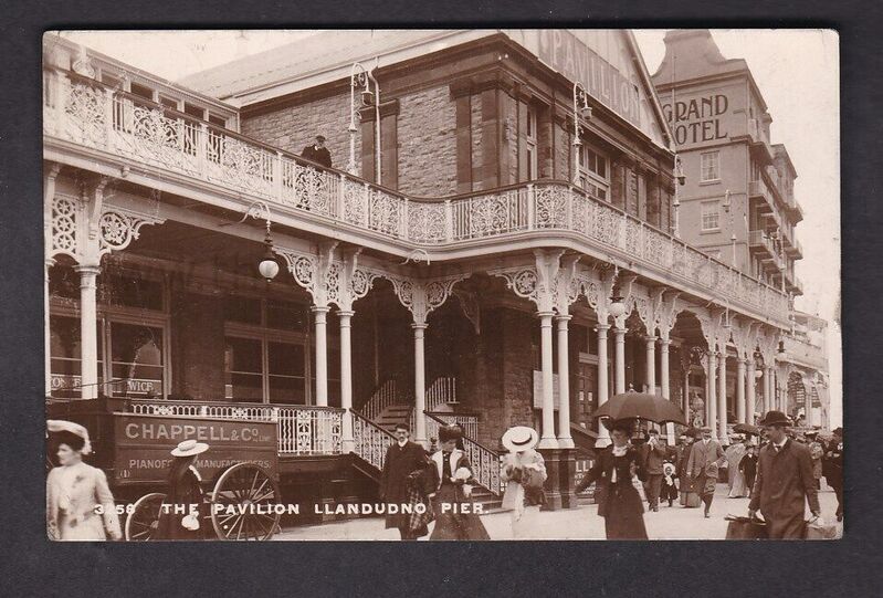 LLANDUDNO_PIER_PAVILION_1900S.jpg