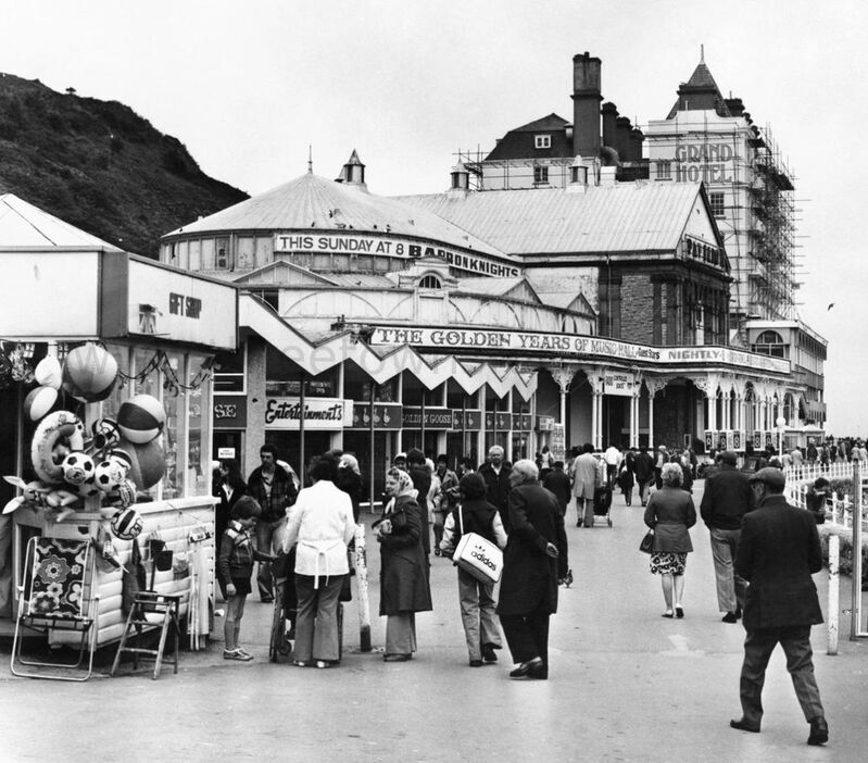 LLANDUDNO PIER PAVILION 1970S
